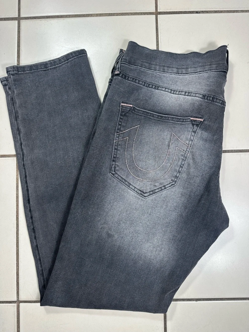 True Religion men Skinny Jeans in Faded Black